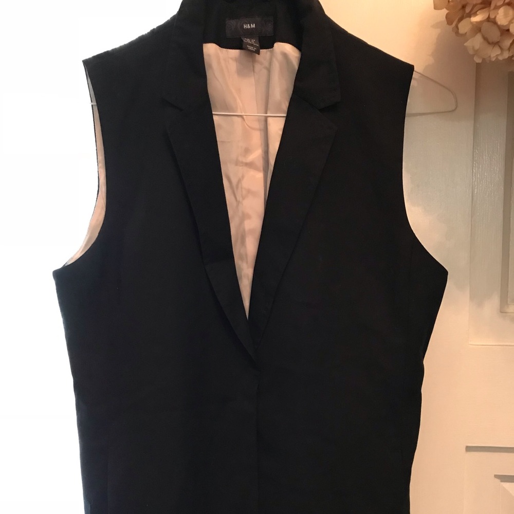 Black Vest /belt. Upscale look with great fit.